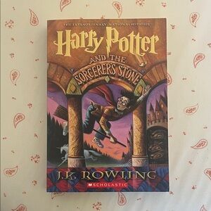 Scholastic Harry Potter Sorcerer's Stone Book - Red and Gold Cover